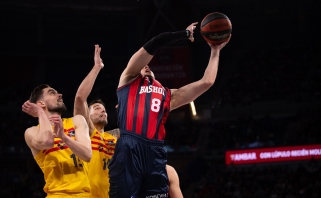 Dviejų lietuviškų Eurolygos klubų mūšyje Ispanijoje – "Baskonia" pegalė prieš "Barcą"